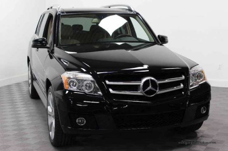 @AKA@ Mercedes GLK300 với vài món đồ chơi mới :)