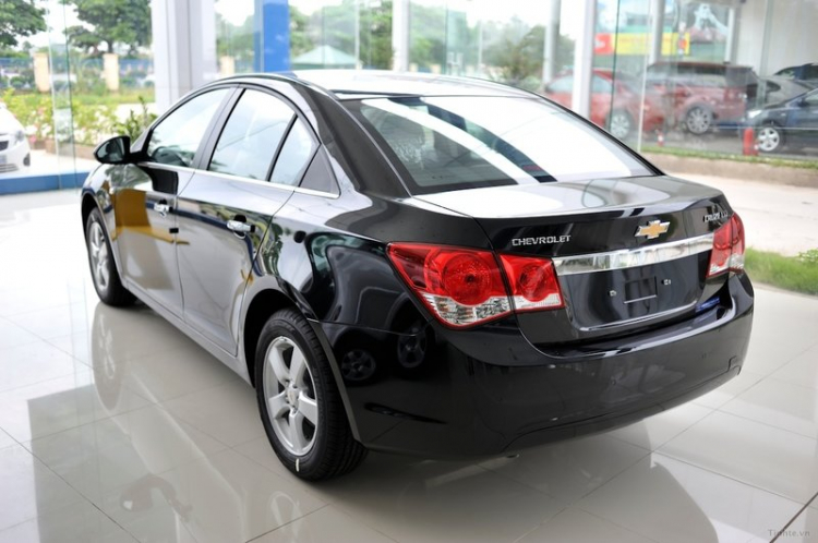 Giữa Kia K3 và Chevrolet Cruze em biết chọn ai???