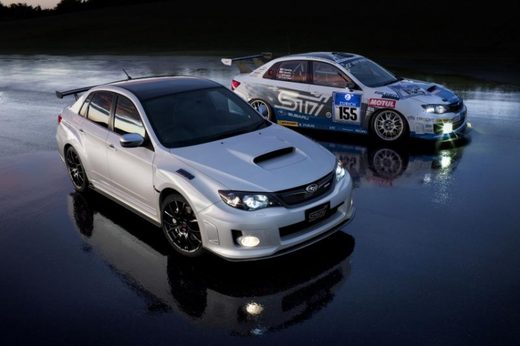 Giúp em phân biệt WRX và WRX STI 2015 với Giúp em phân biệt WRX và WRX STI 2015 với