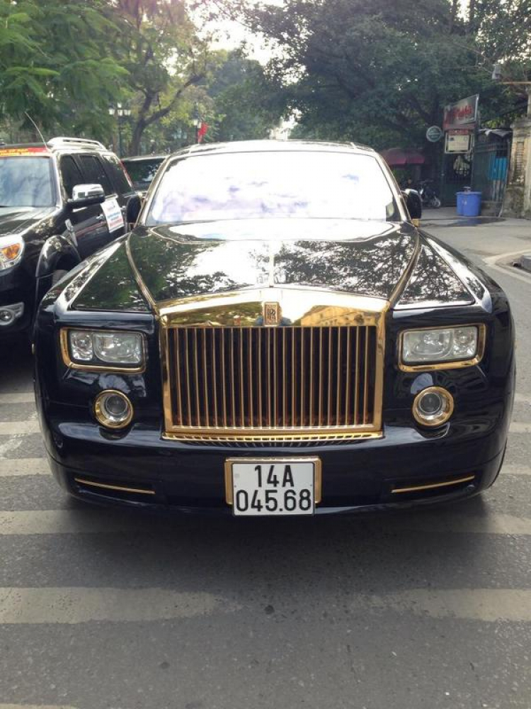 Rolls Royce Phantom mạ vàng :D