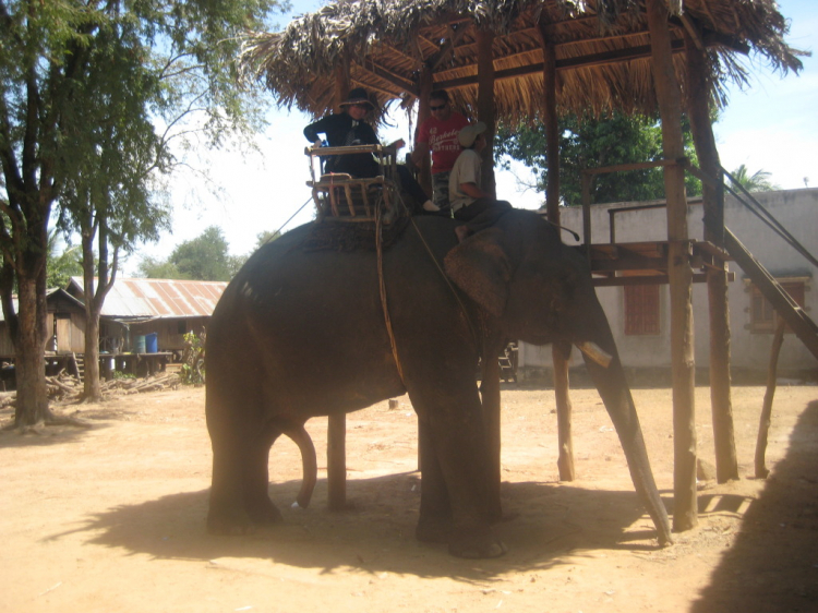 Buôn Đôn thẳng tiến. Buôn Đôn thẳng tiến.