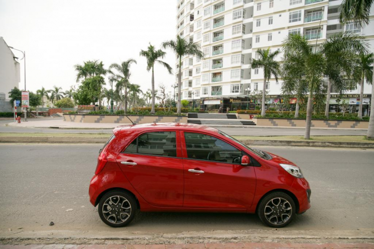 Xin các Bác cho em lời khuyên vàng ngọc về việc mua Kia MN hay H-i10 nhé!!! Xin các Bác cho em lời khuyên vàng ngọc về việc mua Kia MN hay H-i10 nhé!!!