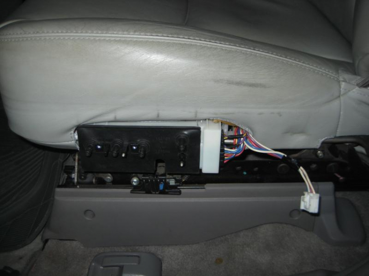 Tự hào là chiếc TOYOTA SIENNA LE duy nhất VN lắp và độ nhiều đồ chơi ! Tự hào là chiếc TOYOTA SIENNA LE duy nhất VN lắp và độ nhiều đồ chơi !