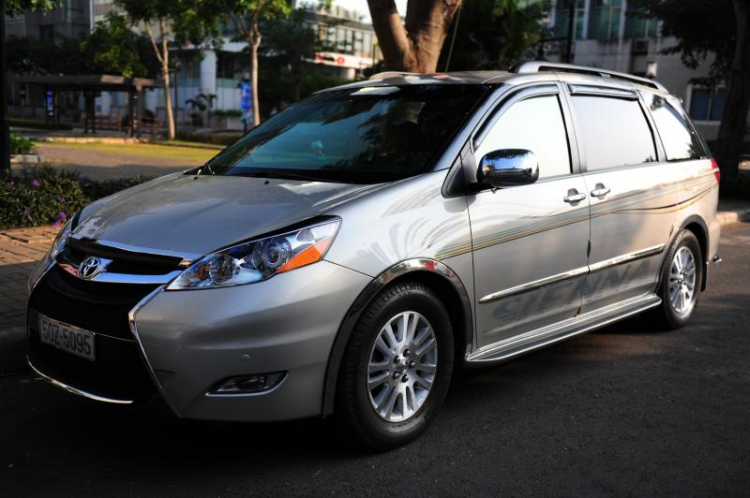 Tự hào là chiếc TOYOTA SIENNA LE duy nhất VN lắp và độ nhiều đồ chơi !