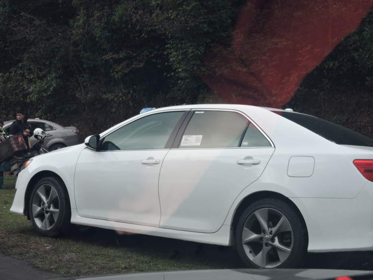 Choáng với dàn Toyota Camry 2015 mới tinh chưa đeo biển của CSGT