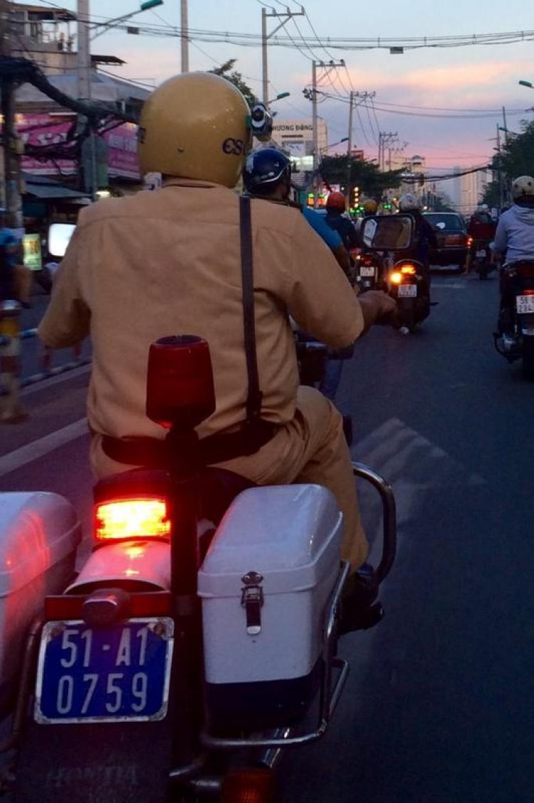 CSGT được trang bị camera khi làm việc?