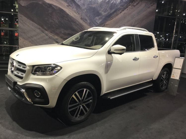 Dạo vòng quanh chiếc x-Class vừa ra mắt tại Munich