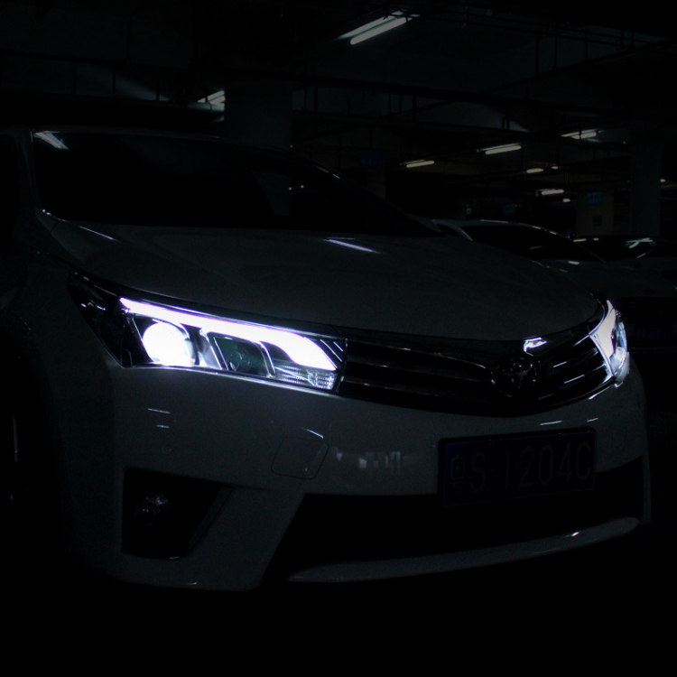 Thay bóng LED altis 2014