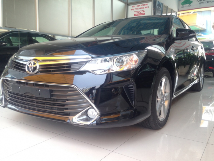 Toyota Camry 2015 ra mắt tại Hà Nội, giá cao hơn 50 – 80 triệu đồng