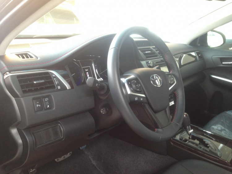 Toyota Camry 2015 ra mắt tại Hà Nội, giá cao hơn 50 – 80 triệu đồng Toyota Camry 2015 ra mắt tại Hà Nội, giá cao hơn 50 – 80 triệu đồng
