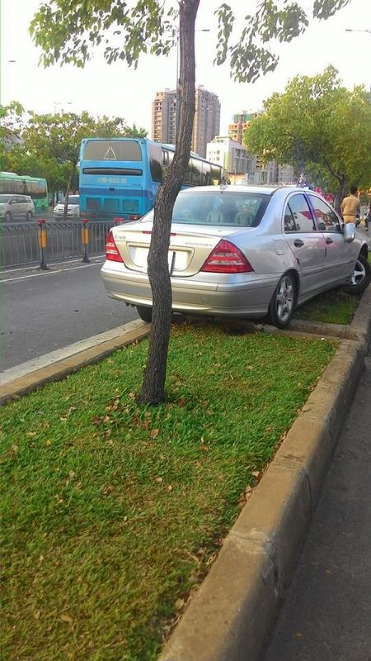 Mer C200K đọ giải phân cách...ai sẽ thắng?