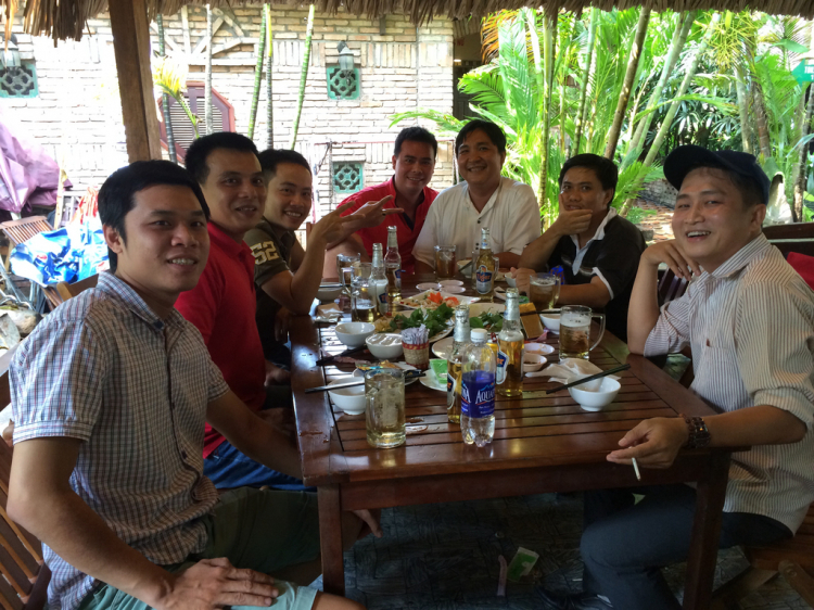 Off ken chém gió, quán Bên Sông Bình Triệu, 13h CN 17/05/2015. Off ken chém gió, quán Bên Sông Bình Triệu, 13h CN 17/05/2015.