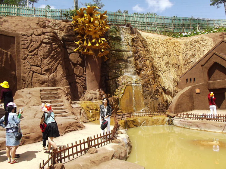 Hè về - Dạo chơi Cao nguyên, Lượn lờ Vịnh biển! Hè về - Dạo chơi Cao nguyên, Lượn lờ Vịnh biển!