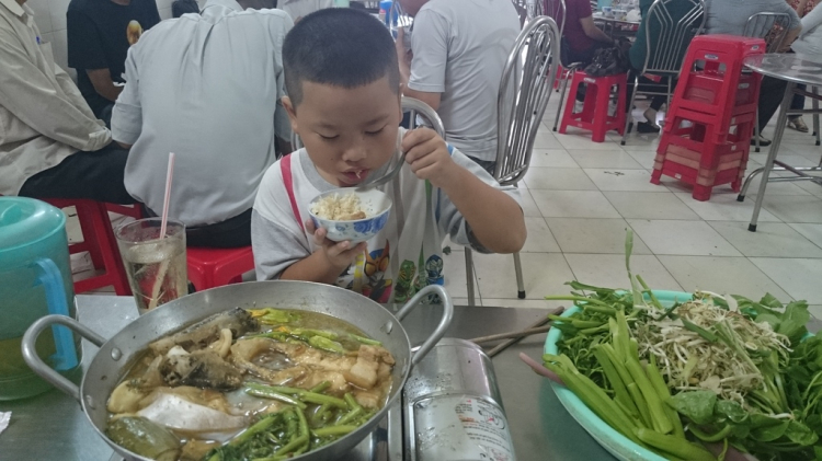 Quán cơm ở Long Xuyên