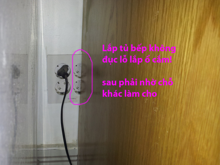 Tủ bếp nhà em cho các bác rút kinh nghiệm