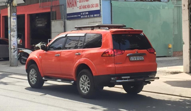 Pajero Sport 2015 màu đỏ!