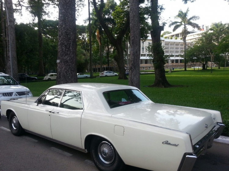 Quý Ông Mỹ - 1966 Lincoln Continental