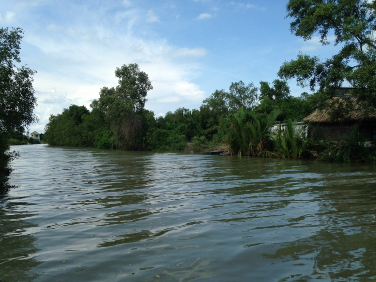 Độc hành vượt Cửu Long Giang