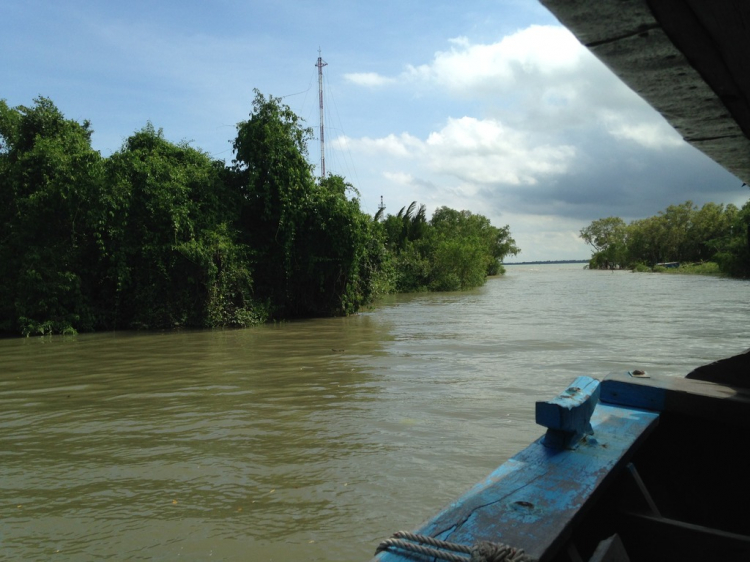 Độc hành vượt Cửu Long Giang