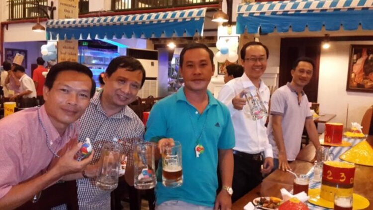 Đăng ký tham gia Lễ hội bia Oktoberfest hàng năm