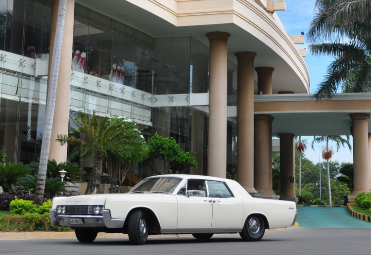 Quý Ông Mỹ - 1966 Lincoln Continental