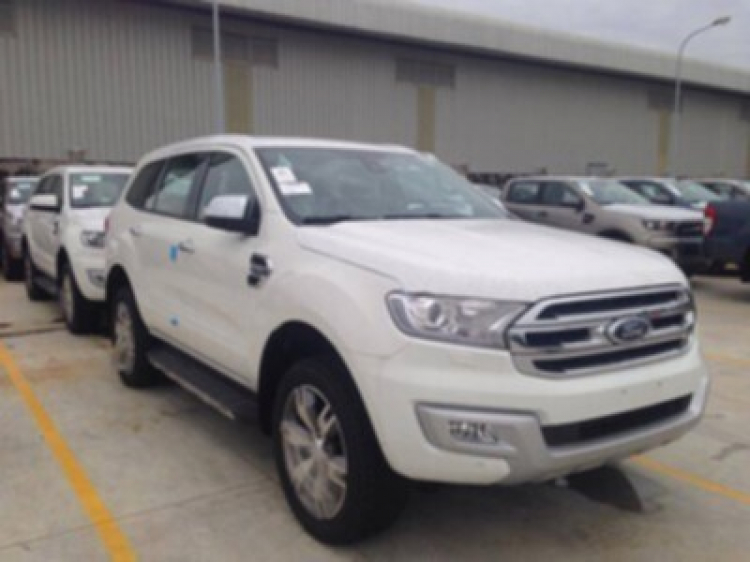 Ford Everest hoàn toàn mới đã có giá tại Việt Nam