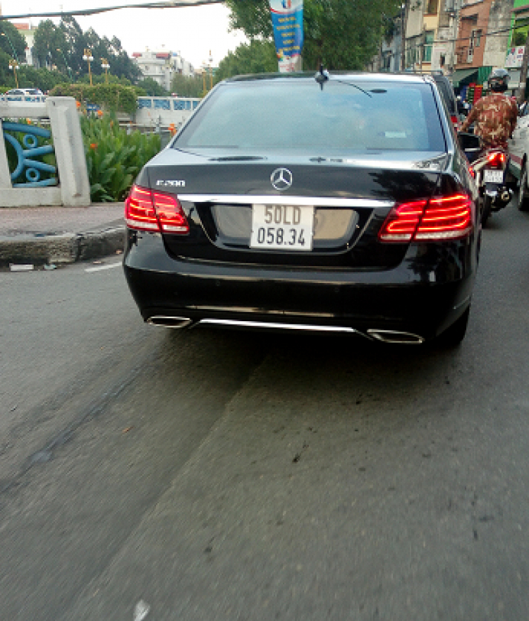 Ý thức giao thông kém của nhân viên Mercedez Vietnam