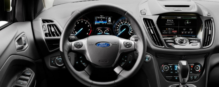 Ford Explorer 2015 đầu tiên về Việt Nam