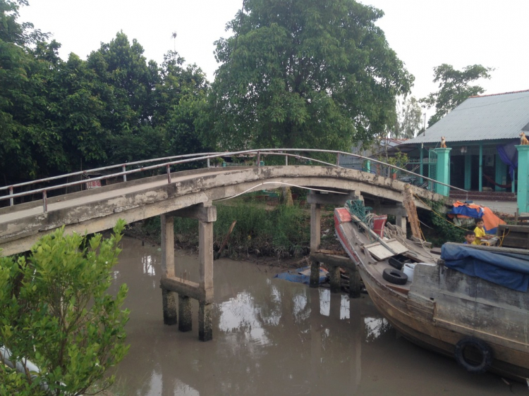 Độc hành vượt Cửu Long Giang