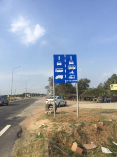 Ô tô làn phải đụng độ xxx Nguyễn Tất Thành Q4, 30/11/2015 19h30 Ô tô làn phải đụng độ xxx Nguyễn Tất Thành Q4, 30/11/2015 19h30
