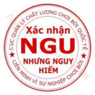 Ô tô làn phải đụng độ xxx Nguyễn Tất Thành Q4, 30/11/2015 19h30