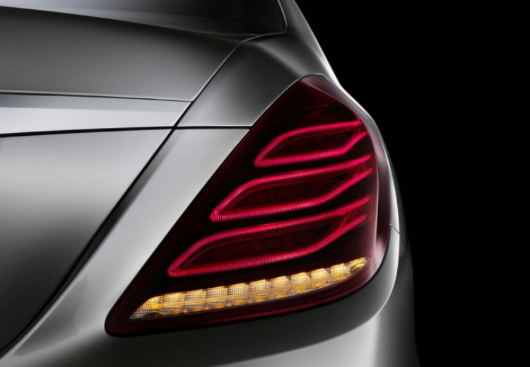 Mercedes E-Class 2016 lộ diện ngoại hình không che chắn Mercedes E-Class 2016 lộ diện ngoại hình không che chắn