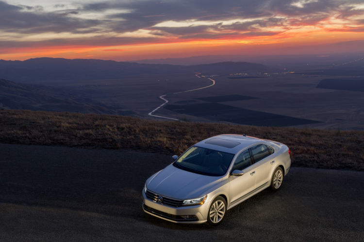 Passat 2016 chuẩn bị về Việt Nam