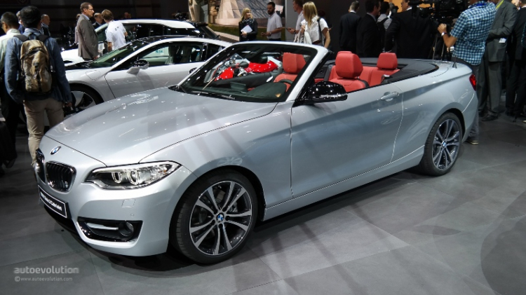 BMW ra mắt 2 Series Convertible