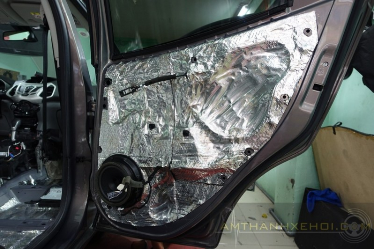 Ford Ecosport - Cách âm và nâng cấp nhẹ âm thanh. Ford Ecosport - Cách âm và nâng cấp nhẹ âm thanh.