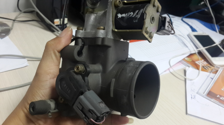 Cần tìm chổ chuyên trị bệnh ford laser Cần tìm chổ chuyên trị bệnh ford laser