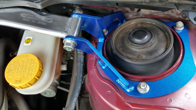Front Strut Tower Bar cho Subaru Forester Front Strut Tower Bar cho Subaru Forester