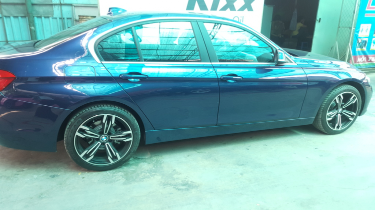 Trải nghiệm BMW 320i LCI 2016 tại Việt Nam