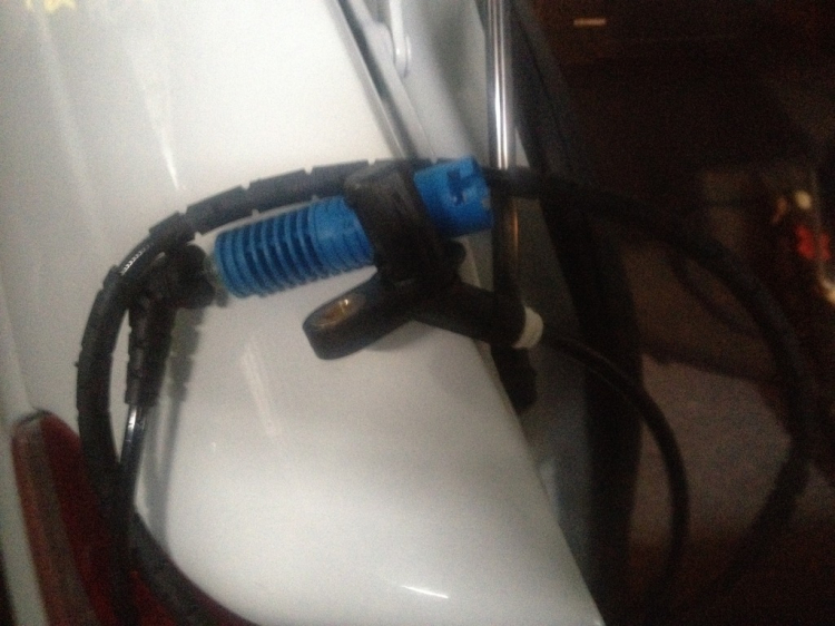 Khoe xe E46 mới mua + quá trình dọn xe. Khoe xe E46 mới mua + quá trình dọn xe.