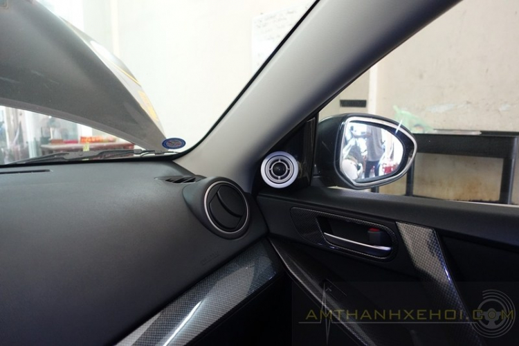 Mazda 3S "độ" đơn giản và nâng cấp hệ thống âm thanh.