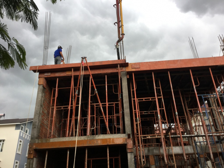 Nên sử dụng bê tông tươi hay bê tông trộn tại công trình Nên sử dụng bê tông tươi hay bê tông trộn tại công trình