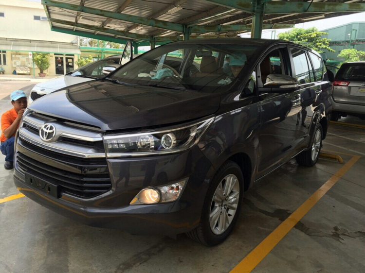 Ảnh thực tế và tính năng Innova hoàn toàn mới Ảnh thực tế và tính năng Innova hoàn toàn mới