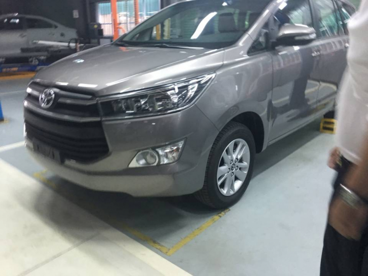 Ảnh thực tế và tính năng Innova hoàn toàn mới Ảnh thực tế và tính năng Innova hoàn toàn mới