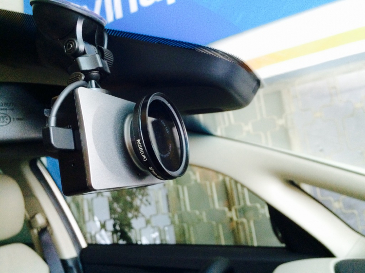 Em đào tẩu qua KIA Rondo! Em đào tẩu qua KIA Rondo!