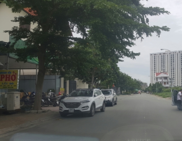 Có tiền mua ô tô , nhưng tiền không mua được văn hóa giao thông