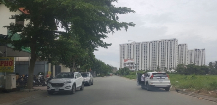 Có tiền mua ô tô , nhưng tiền không mua được văn hóa giao thông