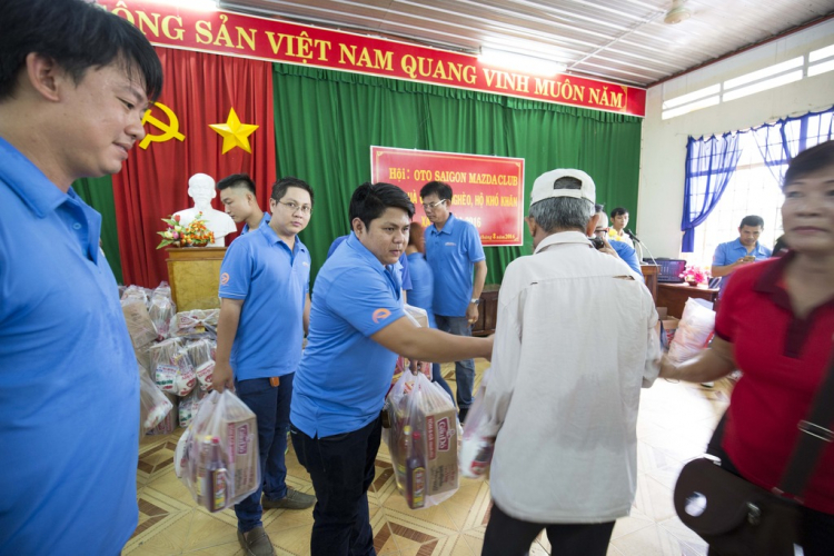 [ Hình Ảnh ] Chương trình từ thiện của Hội Otosaigon Mazda Club tại xã Phú Hoà , Định Quán