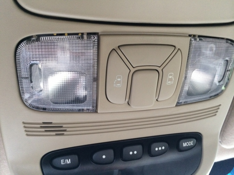 Tự hào là chiếc TOYOTA SIENNA LE duy nhất VN lắp và độ nhiều đồ chơi ! Tự hào là chiếc TOYOTA SIENNA LE duy nhất VN lắp và độ nhiều đồ chơi !