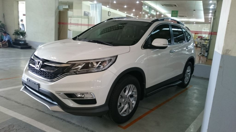 Outlander 2.0 2016 2.0 và CRV 2.0 nên lấy xe nào ? Có đại lý nào có sẵn Outlander test ko ạ ?