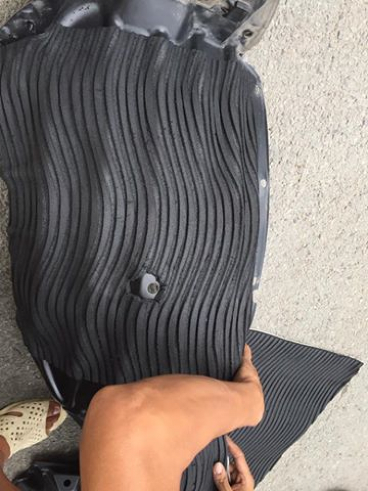 Cách âm 4 hốc bánh xe Cách âm 4 hốc bánh xe